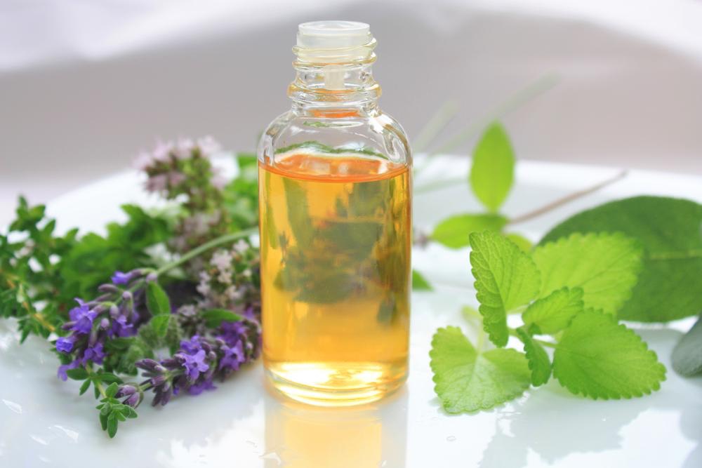 Top Essential Oils to Prevent Scalp Conditions